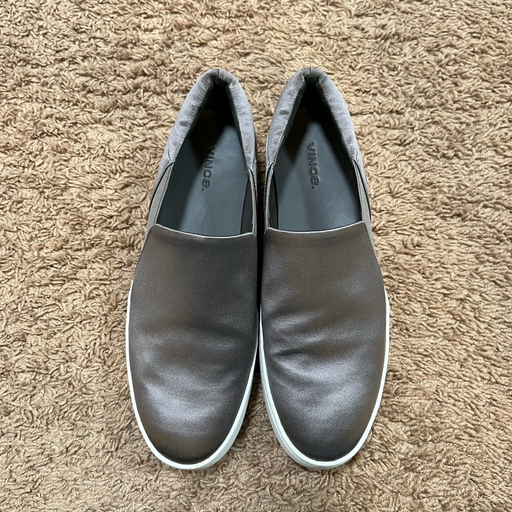 VINCE Womens Slip On Sneaker.